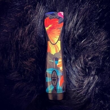 Andis Pulse ZR II Floral - аккумуляторная 5-скоростная машинка с двумя аккумуляторами и лезвием CeramicEdge №10 (1,5 мм) 5 Andis Pulse ZR II Floral - аккумуляторная 5-скоростная машинка с двумя аккумуляторами и лезвием CeramicEdge №10 (1,5 мм) 5