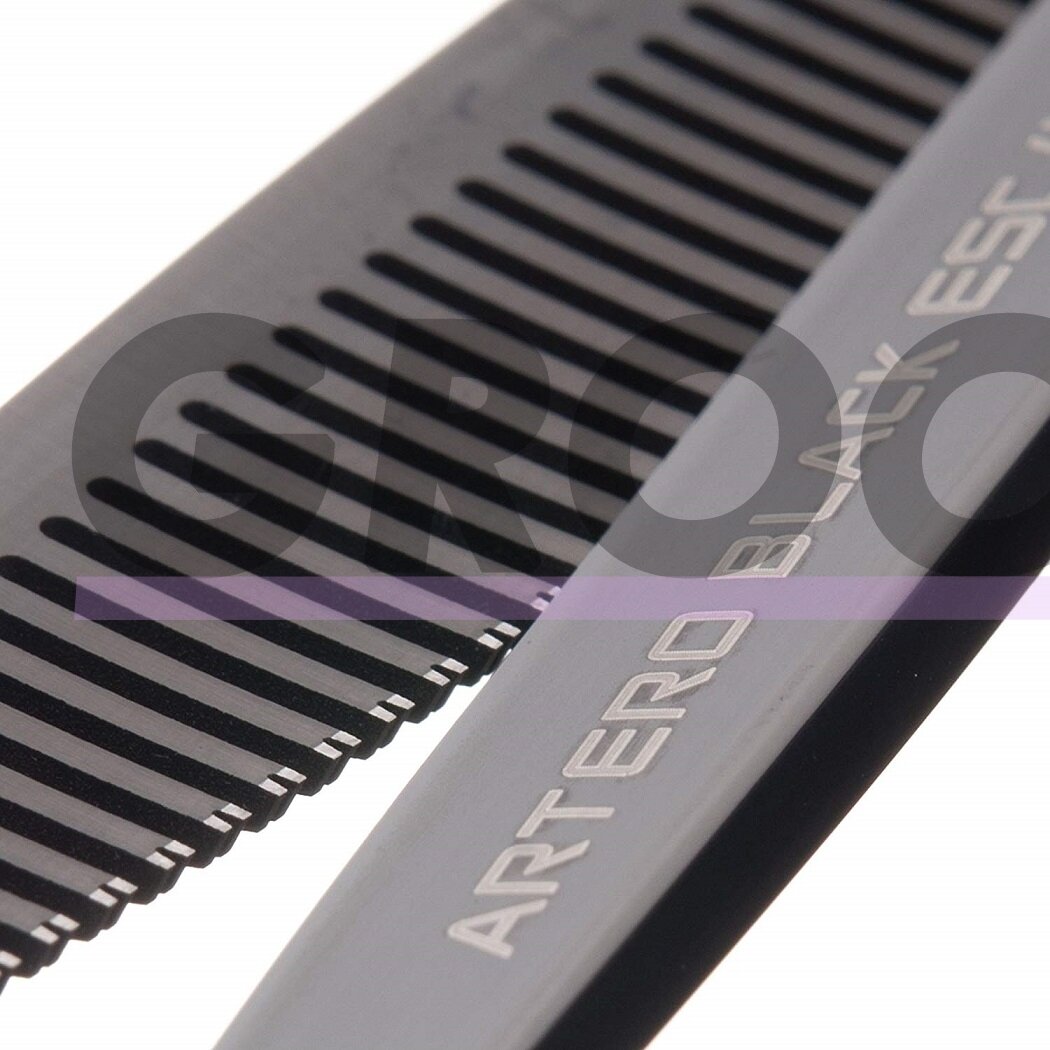 „Artero Black Thinning 40T 6,5“- profesionalios, vienpusės filiravimo žirklės, pagamintos iš japoniško plieno, padengtos titano danga.Turi 40 dantukų. 2