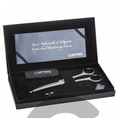 Artero Satin 6,5 "- profesionalios lenktos žirklės su satino apdaila. 2