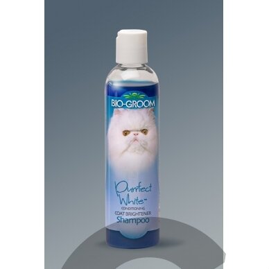 Bio-Groom Purrfect White - šviesinantis šampūnas katėms su baltu ir šviesiu kailiu Bio-Groom Purrfect White - šviesinantis šampūnas katėms su baltu ir šviesiu kailiu