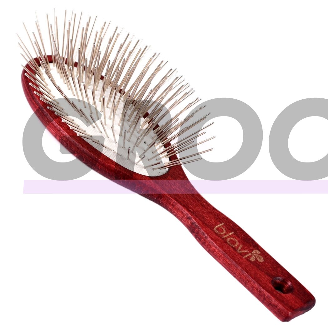 "Blovi Red Wood Pin Brush" - didelis, minkštas ir medinis šepetys su ilgais 30 mm metaliniais smeigtukais "Blovi Red Wood Pin Brush" - didelis, minkštas ir medinis šepetys su ilgais 30 mm metaliniais smeigtukais
