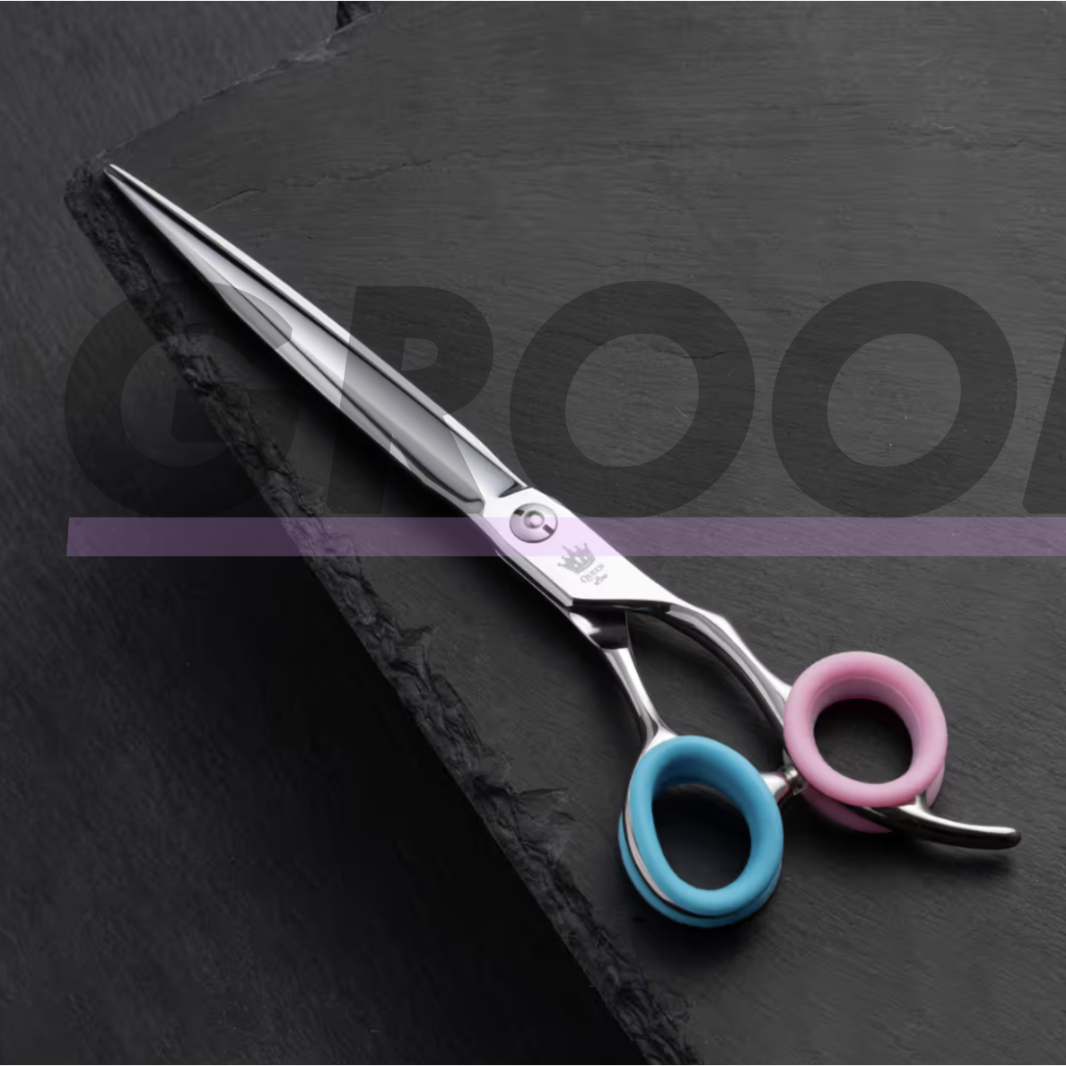 Blovi Queen Line tiesios žirklių kirpimo žirklės, 7,5″ – profesionalios tiesios gyvūnų kirpimo žirklės, pagamintos iš japoniško VG10 plieno. Blovi Queen Line tiesios žirklių kirpimo žirklės, 7,5″ – profesionalios tiesios gyvūnų kirpimo žirklės, pagamintos iš japoniško VG10 plieno.
