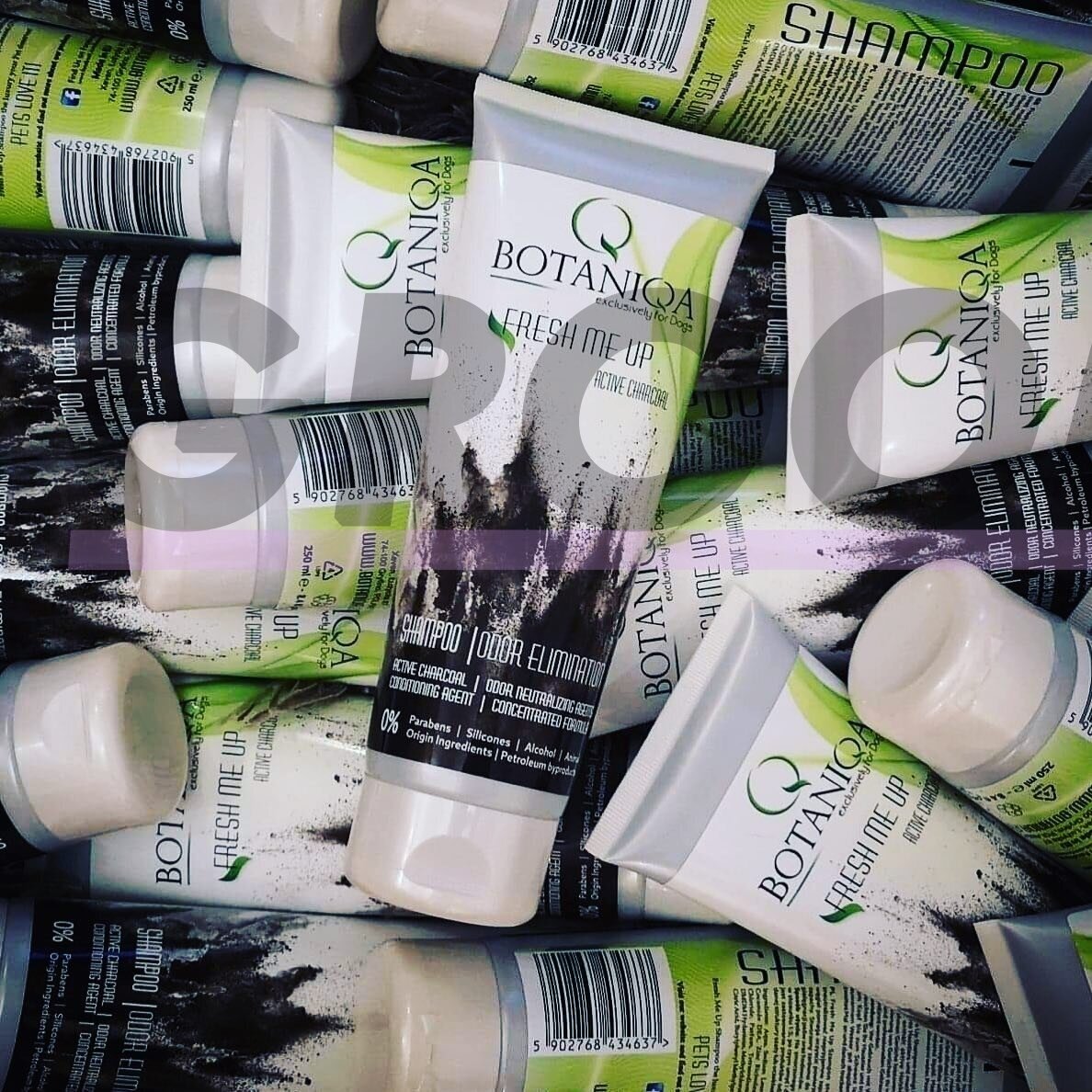 Botaniqa Fresh Me Up Shampoo - шампунь с активированным углем, удаляющий неприятные запахи с шерсти животных 1