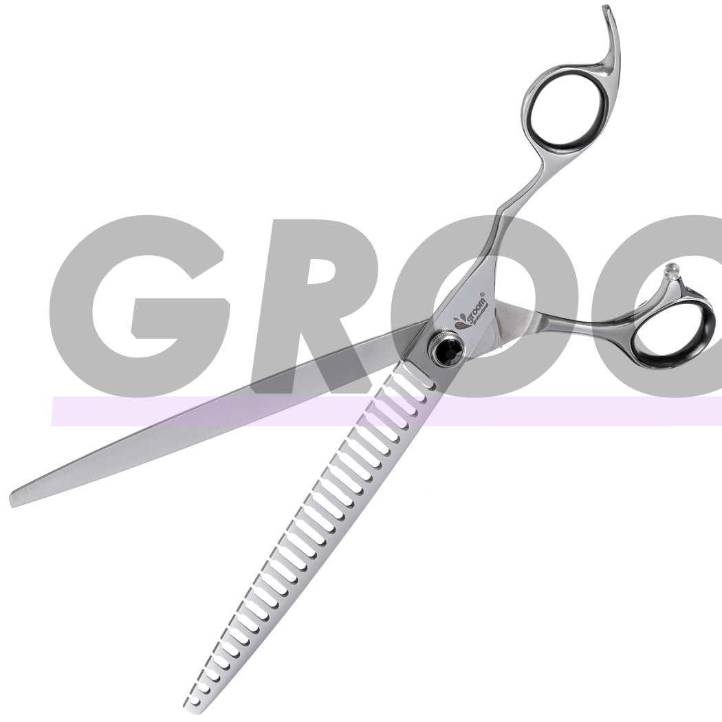 „Groom Professional Artesan Chomper“ išgaubtos 8" žirklės- vienpusės filiravimo žirklės su išgaubtais ašmenimis ir prizminiu pjūviu ant kiekvieno dantuko. 1 „Groom Professional Artesan Chomper“ išgaubtos 8" žirklės- vienpusės filiravimo žirklės su išgaubtais ašmenimis ir prizminiu pjūviu ant kiekvieno dantuko. 1