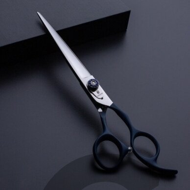 Jargem Straight Scissors – tiesios priežiūros žirklės su minkšta ir ergonomiška tamsiai mėlyna rankena – Dydis: 7,5 colio Jargem Straight Scissors – tiesios priežiūros žirklės su minkšta ir ergonomiška tamsiai mėlyna rankena – Dydis: 7,5 colio