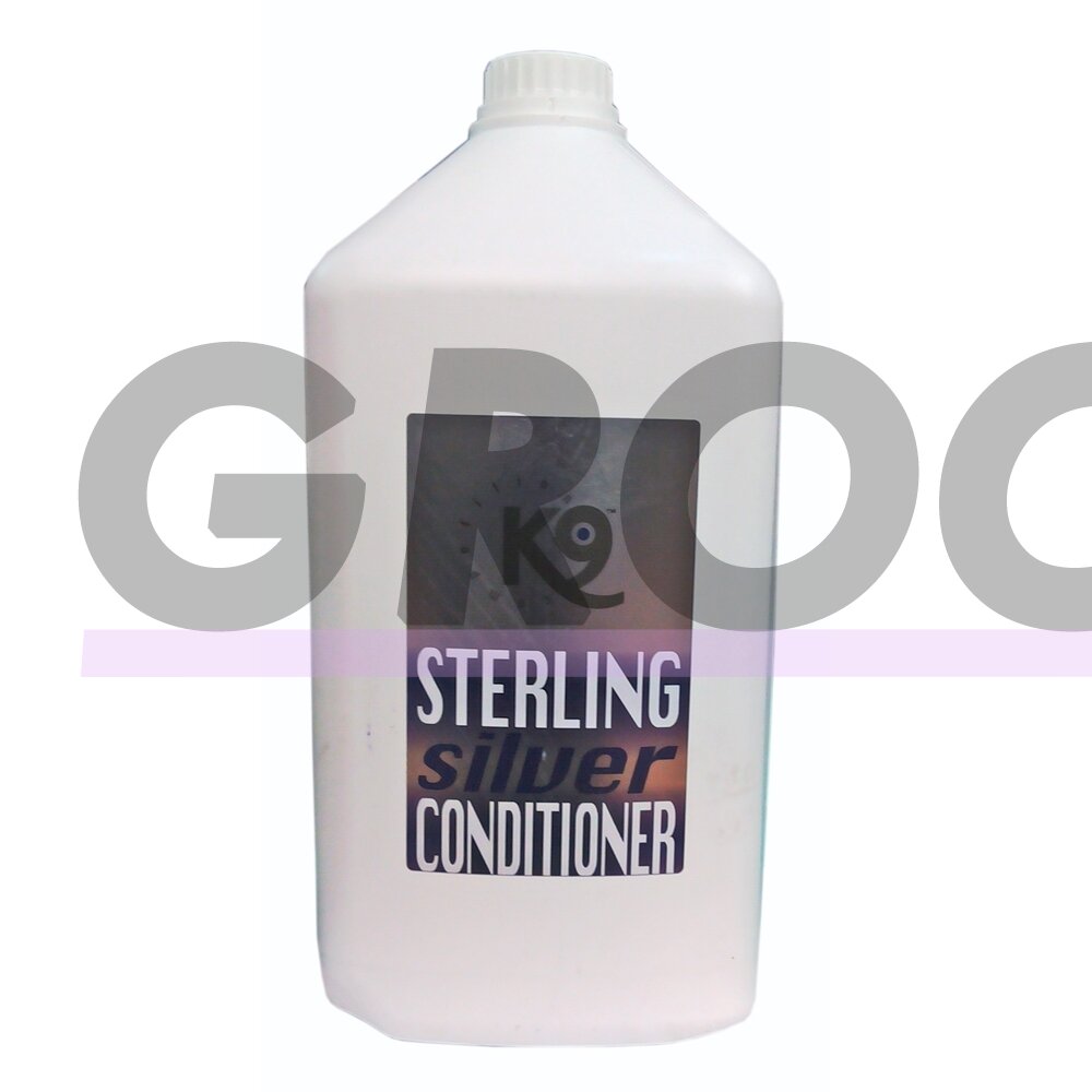 "K9 Sterling Silver Conditioner" - balto ir sidabrinio kailio kondicionierius plaukų spalvai atgaivinti, koncentratas 1:40 - 5,7 l