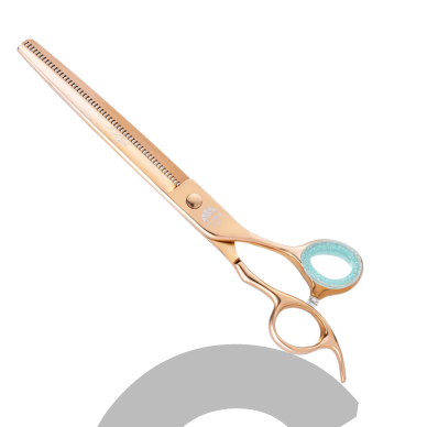 „Kenchii Rose Thinner 7,5"“ – profesionalios filiravimo žirklės gyvūnų kailio priežiūrai, „rose gold“ spalvos, su 54 dantukais ir mikrošlifavimu. 2
