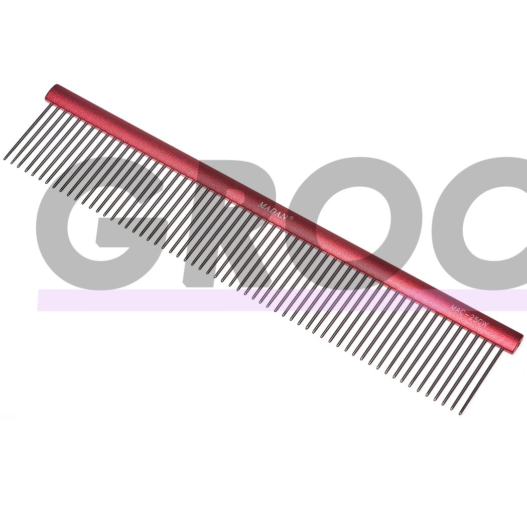 "Madan Professional Light" šukos 25 cm - profesionalios, didelės šukos su aliuminine rankena ir vidutinio ilgio dantų tarpais, ilgi 35 mm dantukai "Madan Professional Light" šukos 25 cm - profesionalios, didelės šukos su aliuminine rankena ir vidutinio ilgio dantų tarpais, ilgi 35 mm dantukai