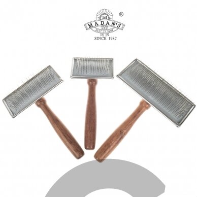 Madan Slicker Brush - профессиональная щетка для пуделей с деревянной ручкой - Размер: M Madan Slicker Brush - профессиональная щетка для пуделей с деревянной ручкой - Размер: M