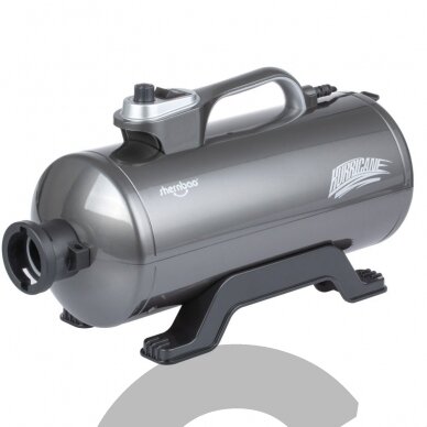 "Shernbao Super Blaster" - dviejų variklių stalinis džiovintuvas su tolygiai reguliuojamu oro srautu, 2400 W, 125 l/sek. "Shernbao Super Blaster" - dviejų variklių stalinis džiovintuvas su tolygiai reguliuojamu oro srautu, 2400 W, 125 l/sek.