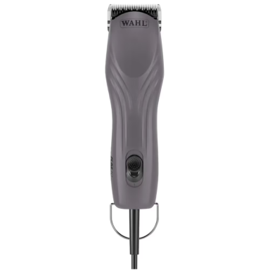 „Wahl KM10+“ - tyli ir galinga dviejų greičių mašinėlė su bešepetėliniu varikliu ir Nr. 10 kirpimo galvutė.  (2 mm)